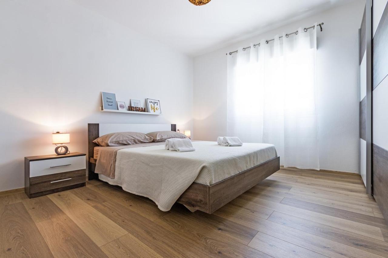 Holiday Apartment Near The Beach Fažana Eksteriør bilde